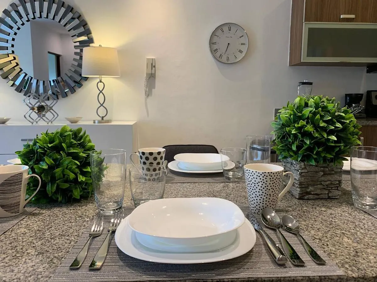 Sleeps 4-6-Amazing 2 Bedroom Ph With Bbq Jacuzzi Tulum 0*,  Mexico
